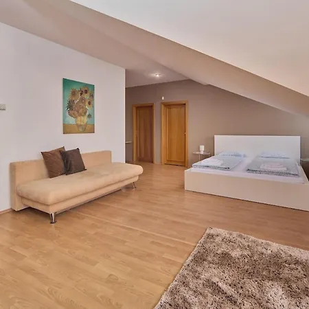 Skyline Penthouse With Terrace